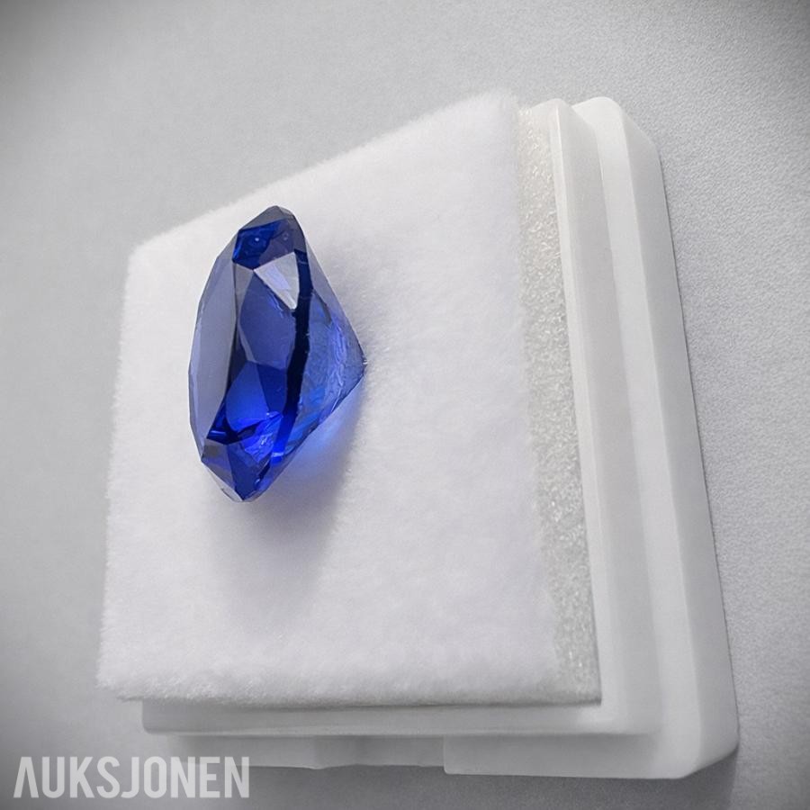 Royal Blue Safir  *4.90 CT* Edelsten med Sertifikat